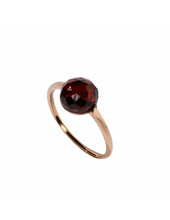 Carica l'immagine nel visualizzatore di Gallery, MIMI Anello Zabette in oro rosa 18K, granato rosso briolettato A24VZRGRN-54